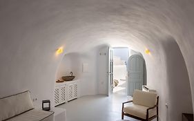 Oia Spirit Studios By Mary D Nomikou